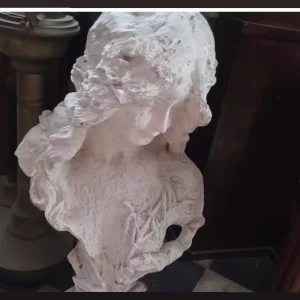 Variedad de objetos decorativos, retro, clasicos, adornos de todo tipo y de todo precio